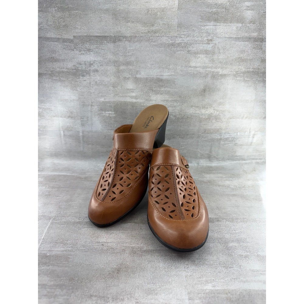 Clarks Bendables Tan Leather Perforated Heeled Mules Clogs Women Size 7.5M